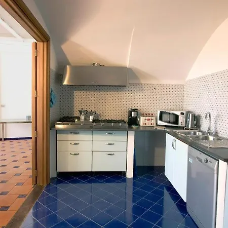 Villa Sleeps 12 Pool Air Con Wifi *