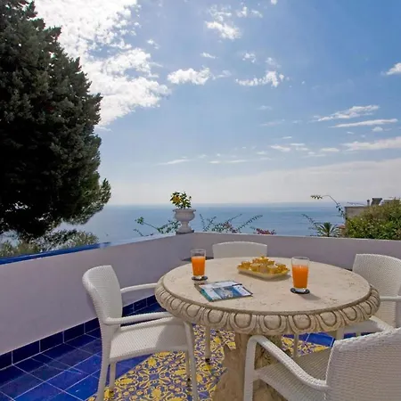 Sleeps 12 Pool Air Con Wifi Villa