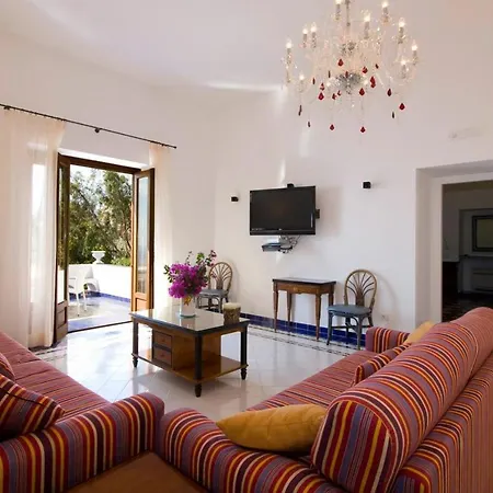 Sleeps 12 Pool Air Con Wifi